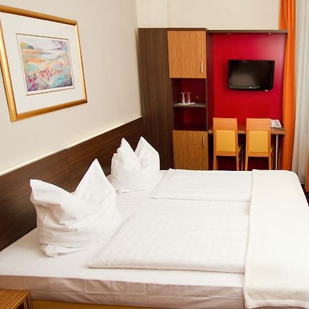 Hotel Tourist Frankfurt nad Menem Zewnętrze zdjęcie