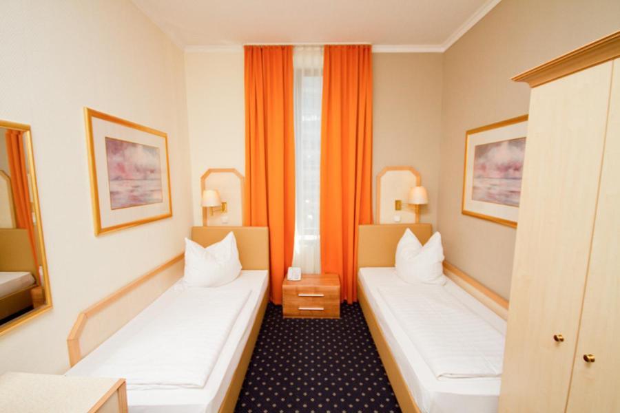 Hotel Tourist Frankfurt nad Menem Pokój zdjęcie