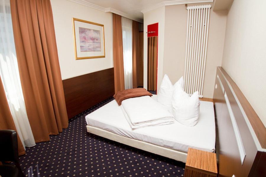 Hotel Tourist Frankfurt nad Menem Pokój zdjęcie