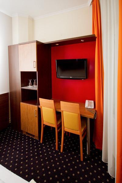 Hotel Tourist Frankfurt nad Menem Zewnętrze zdjęcie